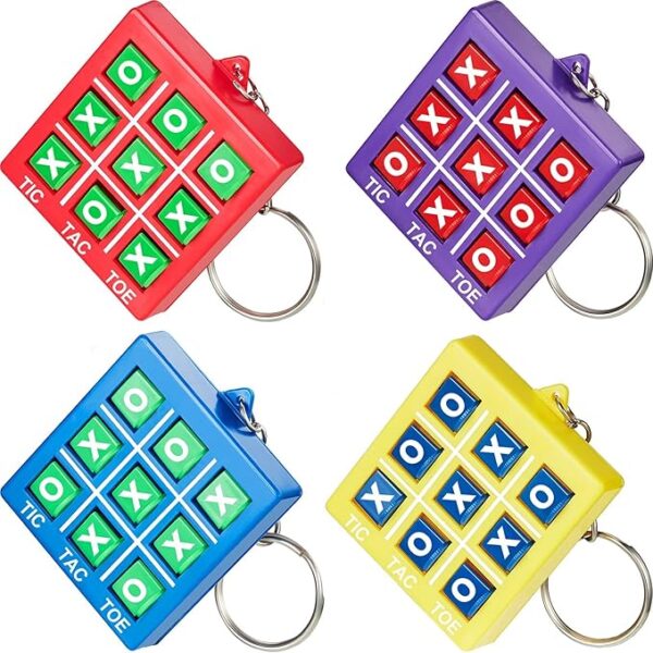 Tic Tac Toe Keychain, 8-Pack – Plastic Party Favors for Kids Ages 8-12, Goodie Bags & Mini Backpacks